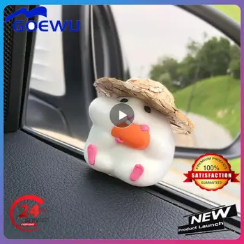 1GB Auto stiklu Centrs Konsoles Apdare Pārtikas Kāmis Gudrs Salmu Cepure Lelle Cute Pet Automašīnu Dekorēšana