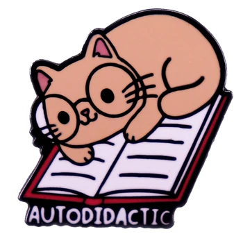 D2093 Autodidactic Kaķi Atloks Pins, lai Mugursoma Emaljas Pin Sieviešu Piespraudes Manga Portfelis, Nozīmītes Modes Rotaslietas Accessorie